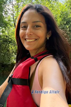 229512 - Daniela Age: 36 - Costa Rica